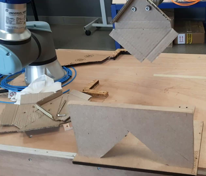 Preuve de concept d'une solution de pliage robotisée.